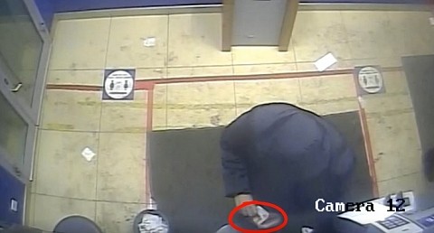 Нижегородец похитил из банкомата забытые клиентом 150 тысяч рублей