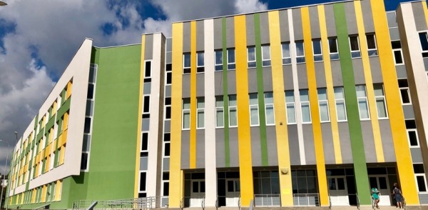 Приём заявлений в первые классы школ на 2021-2022 учебный год перенесен с 1 февраля на 1 апреля Приём заявлений в первые классы школ на 2021-2022 учебный год перенесен с 1 февраля на 1 апреля