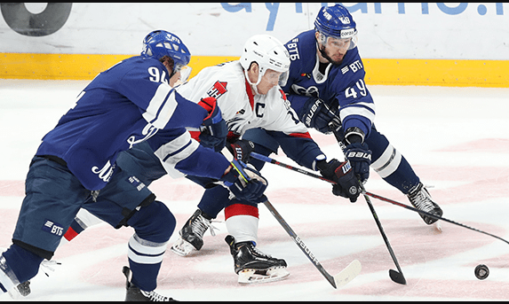 Нижегородское "Торпедо" уступило московскому "Динамо" в матче КХЛ Нижегородское "Торпедо" уступило московскому "Динамо" в матче КХЛ