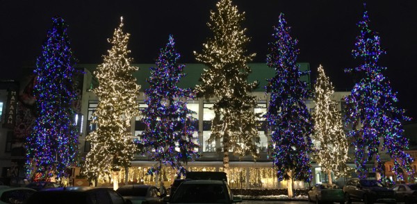 Нижегородских предпринимателей-победителей конкурса «Новогодний Нижний-2021» наградили сегодня в городской администрации Нижегородских предпринимателей-победителей конкурса «Новогодний Нижний-2021» наградили сегодня в городской администрации