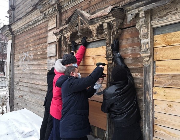 Украденный наличник вернули на дом-ОКН в центре Нижнего Новгорода
