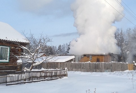 Братья спасли пожилых супругов из горящего дома в Семеновском районе