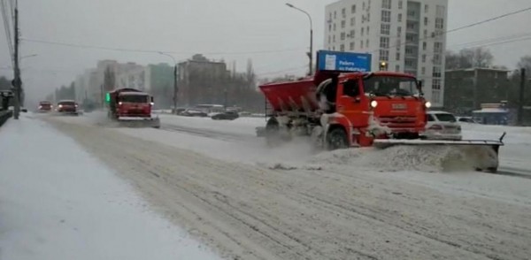 Дорожные службы Ленинского района перешли на усиленный режим работы из-за обильного снегопада Дорожные службы Ленинского района перешли на усиленный режим работы из-за обильного снегопада