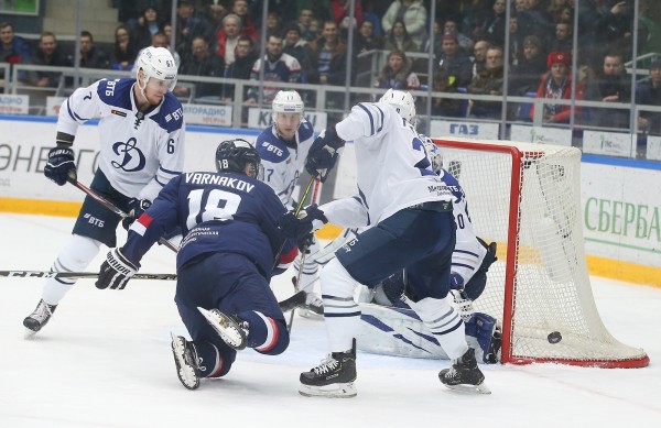 Классика хоккейного жанра! «Торпедо» принимает «Динамо» Классика хоккейного жанра! «Торпедо» принимает «Динамо»