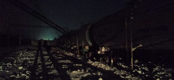 Опубликованы фото с места схода поезда в Нижегородской области