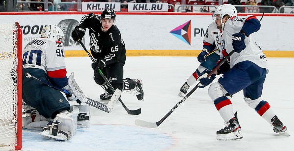 Упустили очки на последней минуте матча с "Трактором"