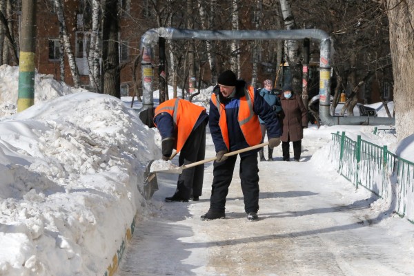 Комплексная уборка микрорайонов началась в Нижегородском районе Нижнего Новгорода Комплексная уборка микрорайонов началась в Нижегородском районе Нижнего Новгорода