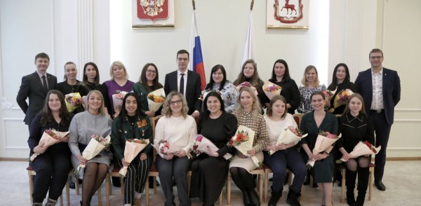 Юрий Шалабаев встретился с женщинами-руководителями молодежных общественных движений и некоммерческих организаций