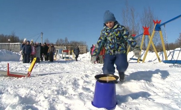 «Масленичные забавы» стартовали в Чкаловске на благоустроенной по нацпроекту «Жилье и городская среда» улице 