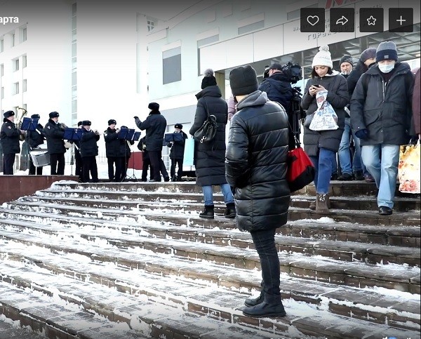 Оркестр регионального Главка поздравил нижегородок с 8 марта