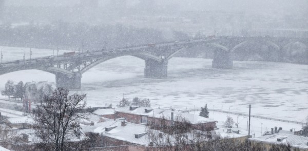 ПРЕДУПРЕЖДЕНИЕ! 4 марта в Нижнем Новгороде ожидаются порывы западного ветра до 13-18 м/с.