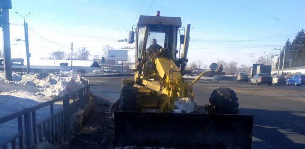 В Московском районе проводится комплексная уборка дворовых территорий и откачка талых вод с проблемных участков В Московском районе проводится комплексная уборка дворовых территорий и откачка талых вод с проблемных участков