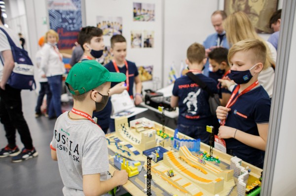 Стартовал Национальный чемпионат по робототехнике «FIRST ROBOTICS CHAMPIONSHIP — Нижний Новгород 2.0» Стартовал Национальный чемпионат по робототехнике «FIRST ROBOTICS CHAMPIONSHIP — Нижний Новгород 2.0»