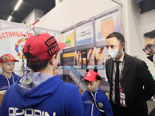 Стартовал Национальный чемпионат по робототехнике «FIRST ROBOTICS CHAMPIONSHIP — Нижний Новгород 2.0» Стартовал Национальный чемпионат по робототехнике «FIRST ROBOTICS CHAMPIONSHIP — Нижний Новгород 2.0»