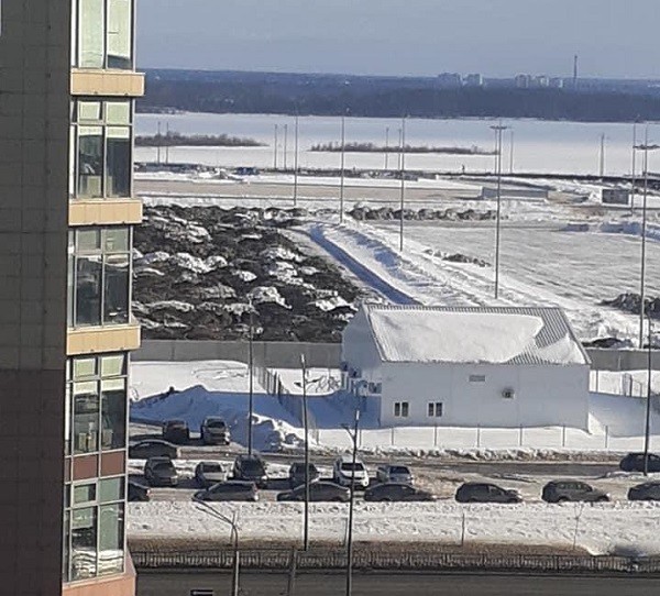 Несанкционированный полигон для снега нашли на Стрелке в Нижнем Новгороде Несанкционированный полигон для снега нашли на Стрелке в Нижнем Новгороде