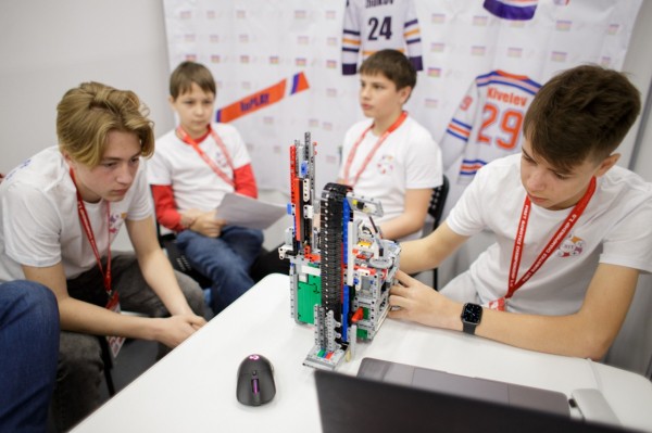 Стартовал Национальный чемпионат по робототехнике «FIRST ROBOTICS CHAMPIONSHIP — Нижний Новгород 2.0» Стартовал Национальный чемпионат по робототехнике «FIRST ROBOTICS CHAMPIONSHIP — Нижний Новгород 2.0»
