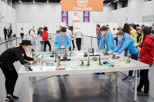 Стартовал Национальный чемпионат по робототехнике «FIRST ROBOTICS CHAMPIONSHIP — Нижний Новгород 2.0» Стартовал Национальный чемпионат по робототехнике «FIRST ROBOTICS CHAMPIONSHIP — Нижний Новгород 2.0»