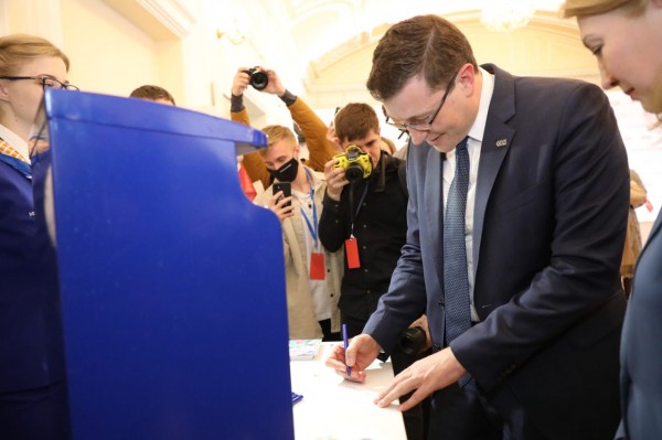 В Нижнем Новгороде торжественно погасили марку к 800-летию города 