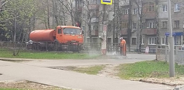 Две бригады рабочих ликвидируют подтопления в Московском районе 