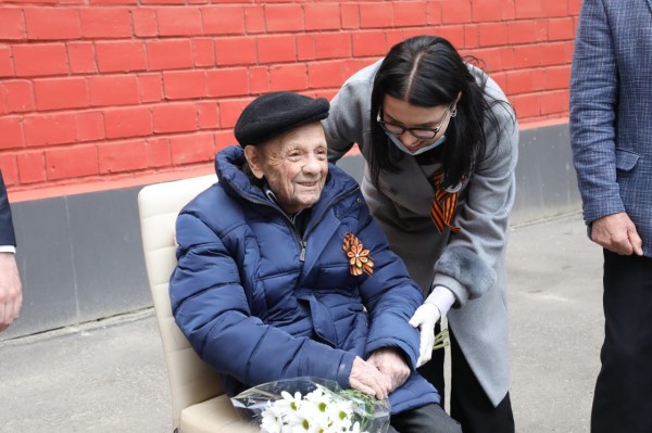 Нижегородского Героя Советского Союза с Днем Победы поздравила фронтовая бригада Нижегородского Героя Советского Союза с Днем Победы поздравила фронтовая бригада