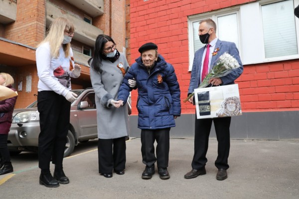 Нижегородского Героя Советского Союза с Днем Победы поздравила фронтовая бригада Нижегородского Героя Советского Союза с Днем Победы поздравила фронтовая бригада