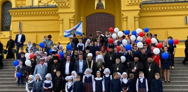 В основание памятника Александру Невскому заложили капсулу В основание памятника Александру Невскому заложили капсулу