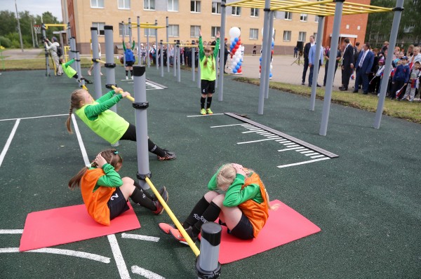 Первая воркаут-площадка из 17, устанавливаемых к 800-летию Нижнего Новгорода, открылась в Сормове