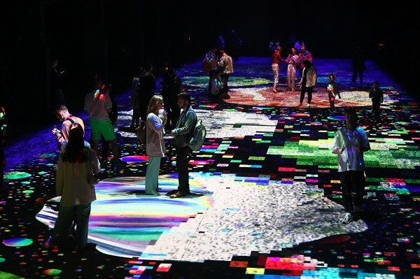 Нижегородцев приглашают увидеть инсталляцию IN TO в арт-пространстве "ЦЕХ" 