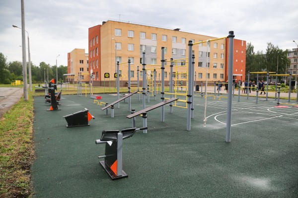 Первая воркаут-площадка из 17, устанавливаемых к 800-летию Нижнего Новгорода, открылась в Сормове