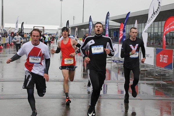 Полумарафон «Беги, герой» в Нижнем Новгороде собрал 1497 участников Полумарафон «Беги, герой» в Нижнем Новгороде собрал 1497 участников