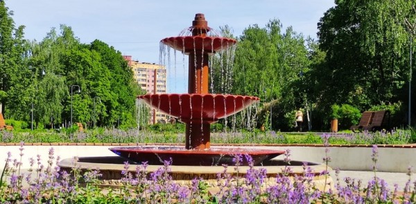 Воду в нижегородских фонтанах из-за жары стали менять чаще Воду в нижегородских фонтанах из-за жары стали менять чаще