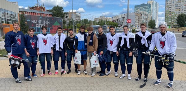 Подростки, спасшие маленького ребенка от похищения, побывали на тренировке нижегородского ХК «Торпедо» Подростки, спасшие маленького ребенка от похищения, побывали на тренировке нижегородского ХК «Торпедо»