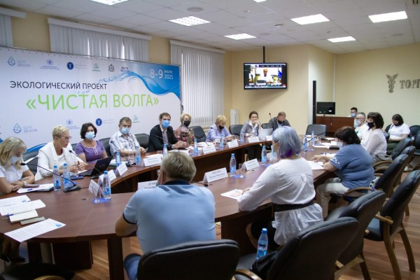 Экоактивисты очистили от мусора берег Волги в Нижнем Новгороде в рамках экспедиции «Чистая Волга» 