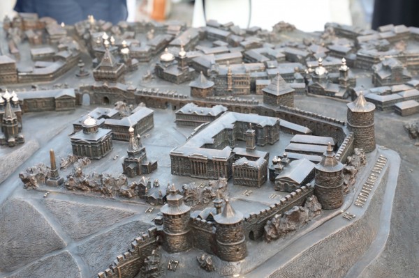 Бронзовый макет дореволюционного Нижнего Новгорода появился в Нижегородском кремле 