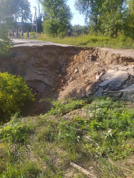 25-метровый провал грунта произошел в Павловском районе 14 августа