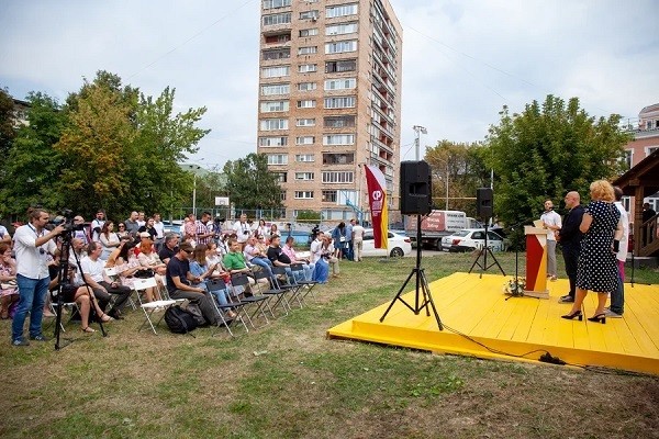 Захар Прилепин посетил Нижний Новгород и открыл свою общественную приемную Захар Прилепин посетил Нижний Новгород и открыл свою общественную приемную