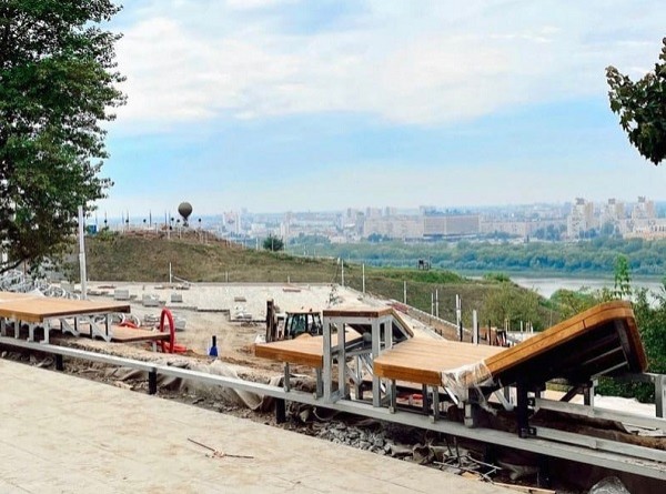 Нижегородцы возмутились неудобными лавочками на набережной Федоровского