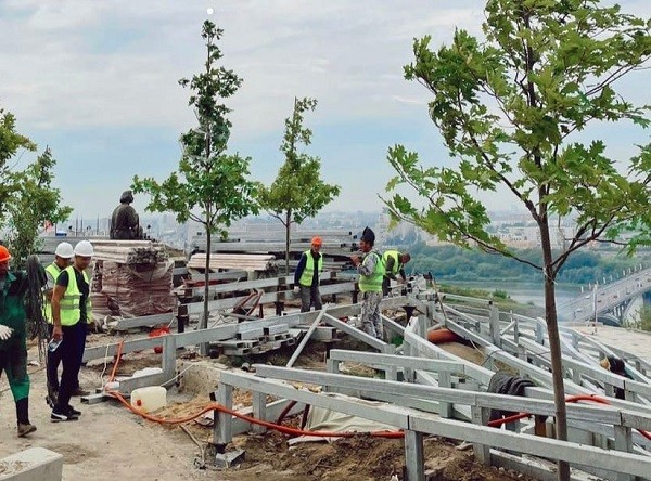 Нижегородцы возмутились неудобными лавочками на набережной Федоровского