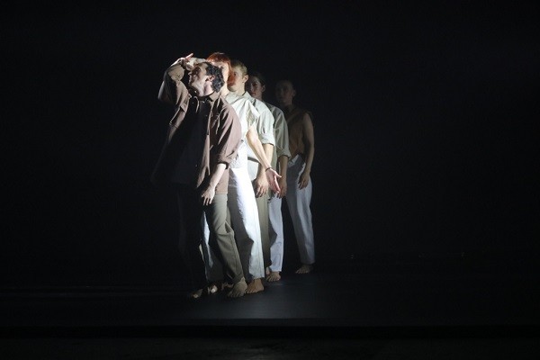 Никитин наградил скульптора Полисского «За вклад в развитие современного искусства»