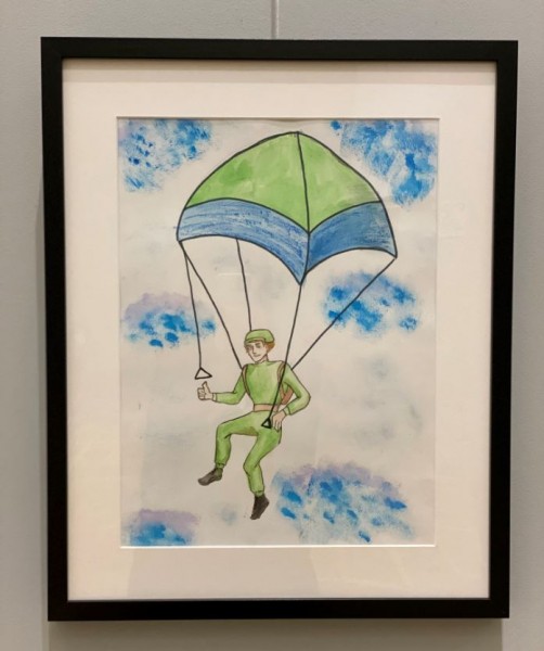 Рисунки воспитанников нижегородского лагеря «Хочу стать десантником» выставлены в Новой Третьяковке 