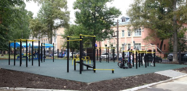 Установленная у нижегородской школы №14 воркаут-площадка будет открыта для всех