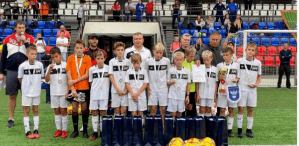 Команда спортивной школы «Радий» заняла второе место на всероссийских соревнованиях по футболу «Кожаный мяч» Команда спортивной школы «Радий» заняла второе место на всероссийских соревнованиях по футболу «Кожаный мяч»