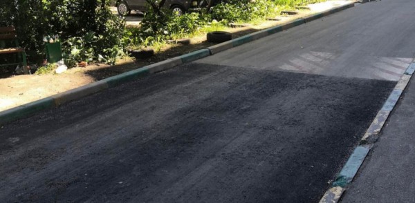 Дорожные проезды возле 72 домов отремонтировали в этом году в Ленинском районе Дорожные проезды возле 72 домов отремонтировали в этом году в Ленинском районе