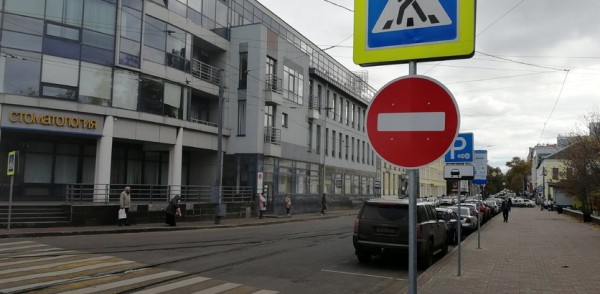 В Нижнем Новгороде на участке ул. Ошарской ввели одностороннее движение 