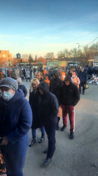 Огромная очередь образовалась в Сарове на проходной ВНИИЭФ
