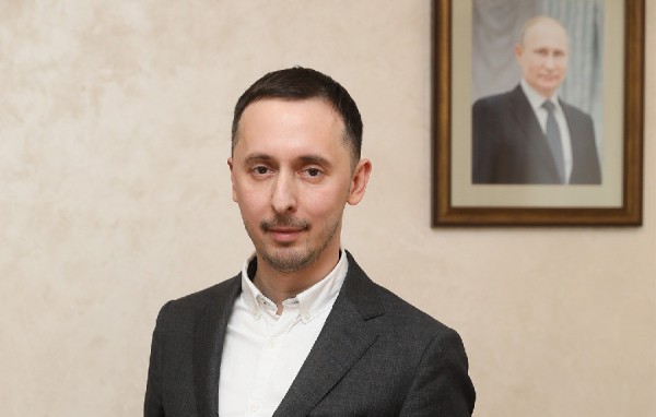 Глава нижегородского минздрава Давид Мелик-Гусейнов опроверг информацию о своем заражении COVID-19 Глава нижегородского минздрава Давид Мелик-Гусейнов опроверг информацию о своем заражении COVID-19