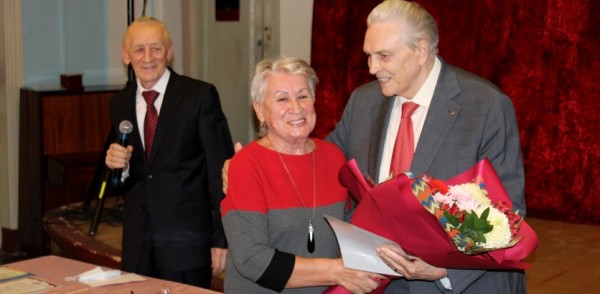 Памятной медалью «В память 800-летия Нижнего Новгорода» наградили ветеранов ГАЗа в Автозаводском районе