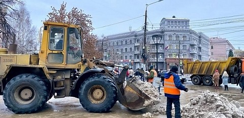 Юрий Шалабаев указал ДУКам на недочеты при уборке придомовых территорий