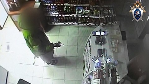 Адвокат из Москвы угрожал продавцу ножом за отказ продать алкоголь в Дивееве Адвокат из Москвы угрожал продавцу ножом за отказ продать алкоголь в Дивееве