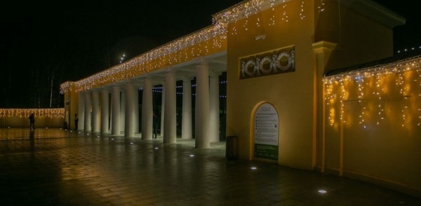 Два катка будут работать в парке «Швейцария» с 25 декабря Два катка будут работать в парке «Швейцария» с 25 декабря